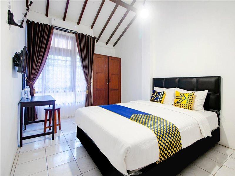Spot On 2107 Ijo Pupus Syariah Residence Baturetno Екстериор снимка