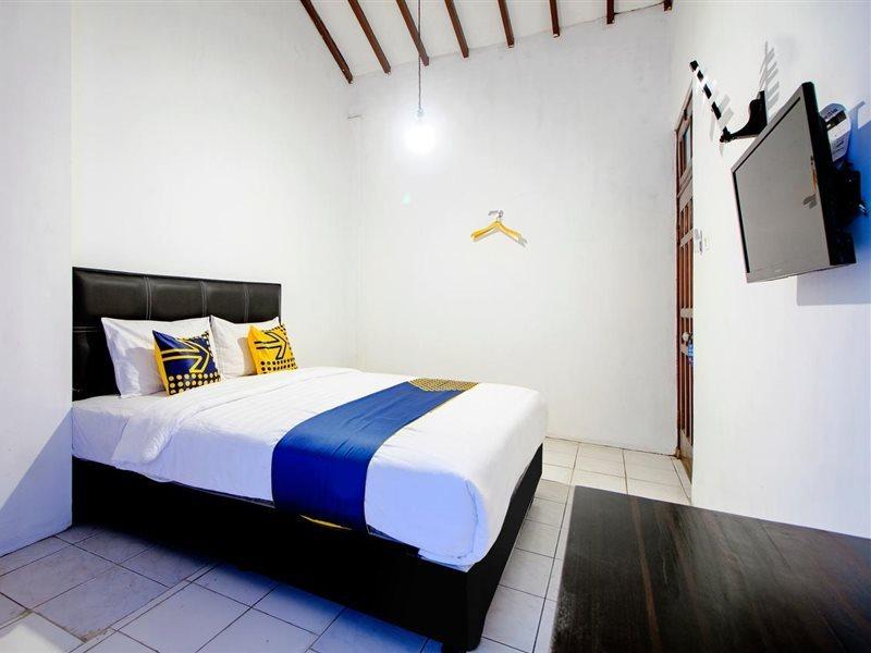 Spot On 2107 Ijo Pupus Syariah Residence Baturetno Екстериор снимка